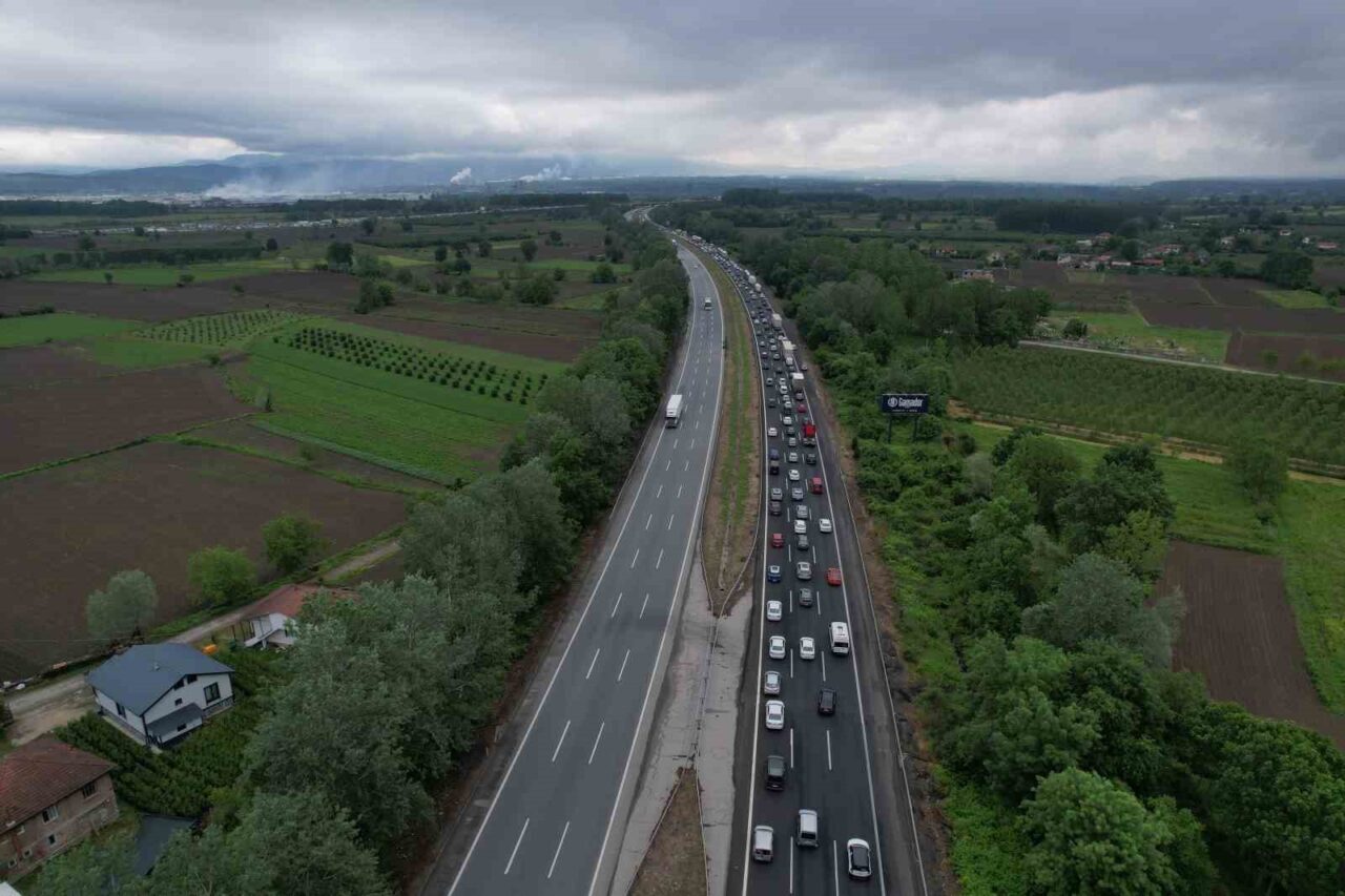 Kurban Bayramı tatilini şehir dışında geçirmek için erkenden yola çıkan