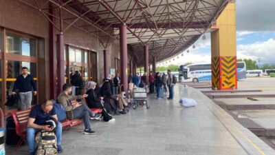 Eskişehir’de Kurban Bayramı’nın yaklaşmasıyla birlikte Şehirlerarası Otobüs Terminali’nde büyük yolcu