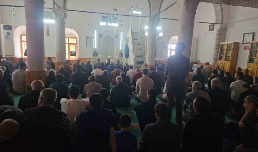 Elazığ’da Kurban Bayramı’nın üçüncü gününde, cuma namazını eda etmek isteyen