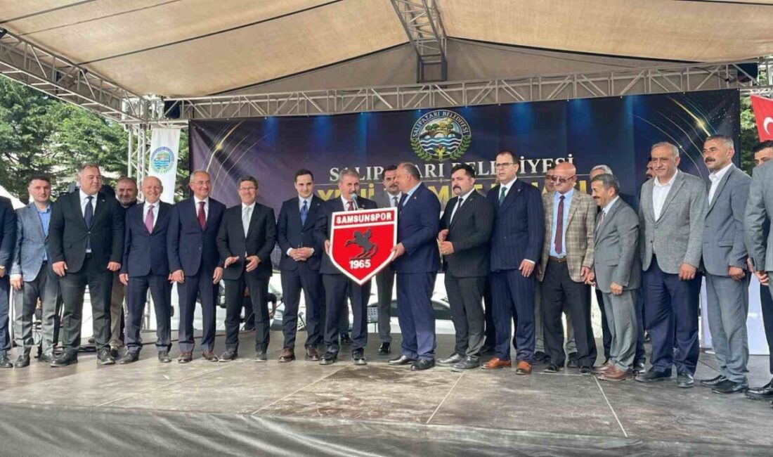 Samsun’a gelen Büyük Birlik Partisi (BBP) Genel Başkanı Mustafa Destici,