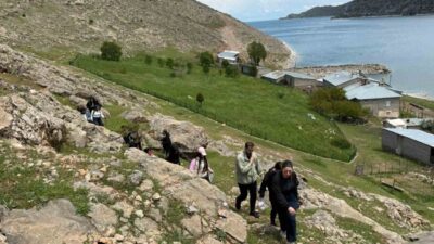 Bitlis Eren Üniversitesi Dağcılık ve Doğa Sporları Kulübü (BEDOKS) üyeleri,