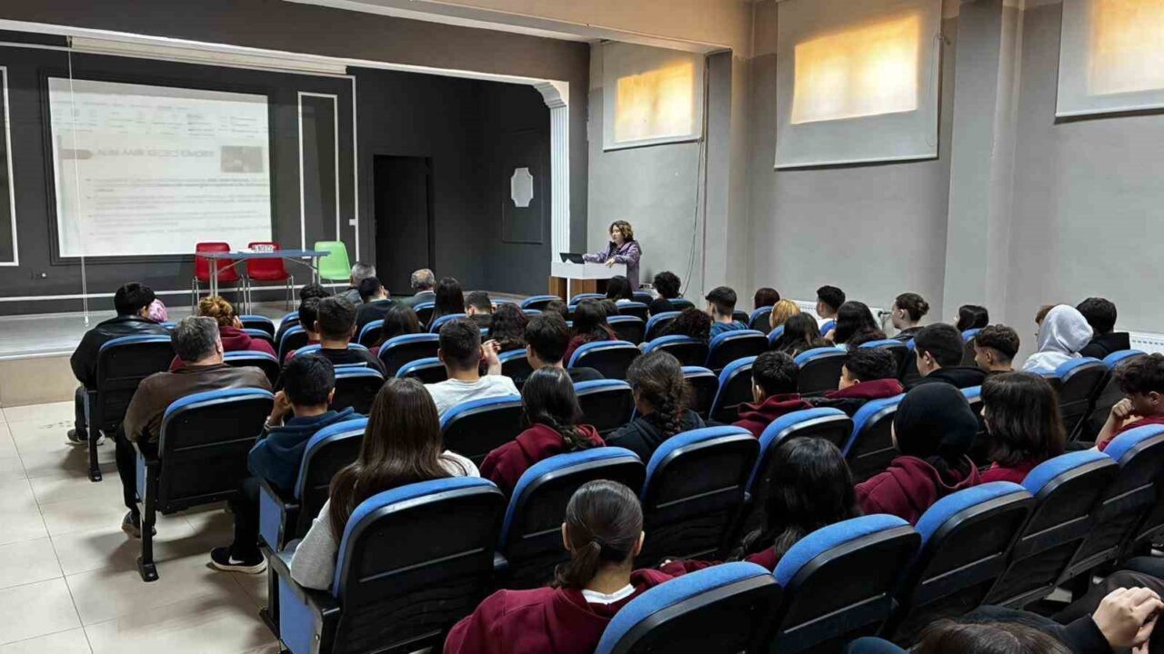 Zonguldak’ın Çaycuma ilçesinde “Maarifin Kalbinde Marifetli Gençlik” ve “Ben Her