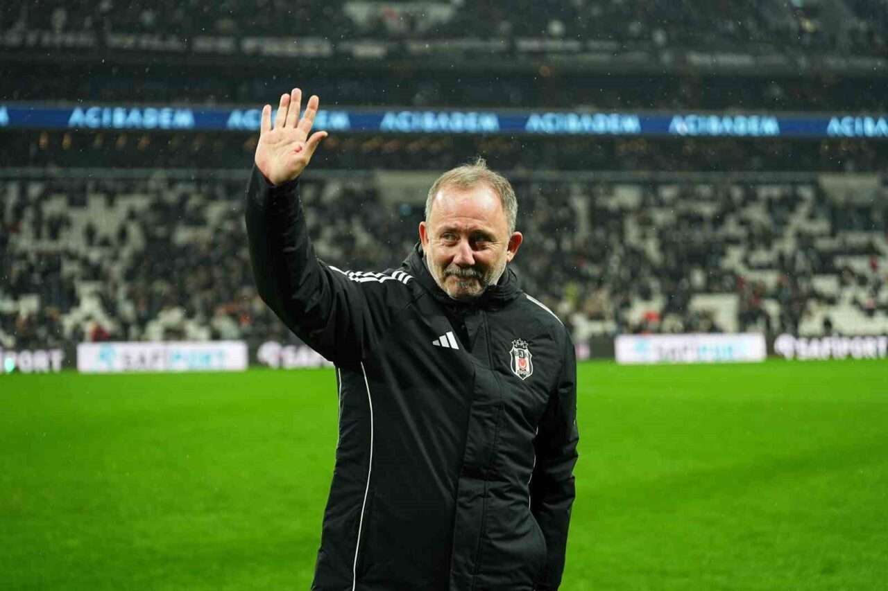 Beşiktaş’ta ikinci kez teknik direktörlük koltuğuna oturan Sergen Yalçın ile