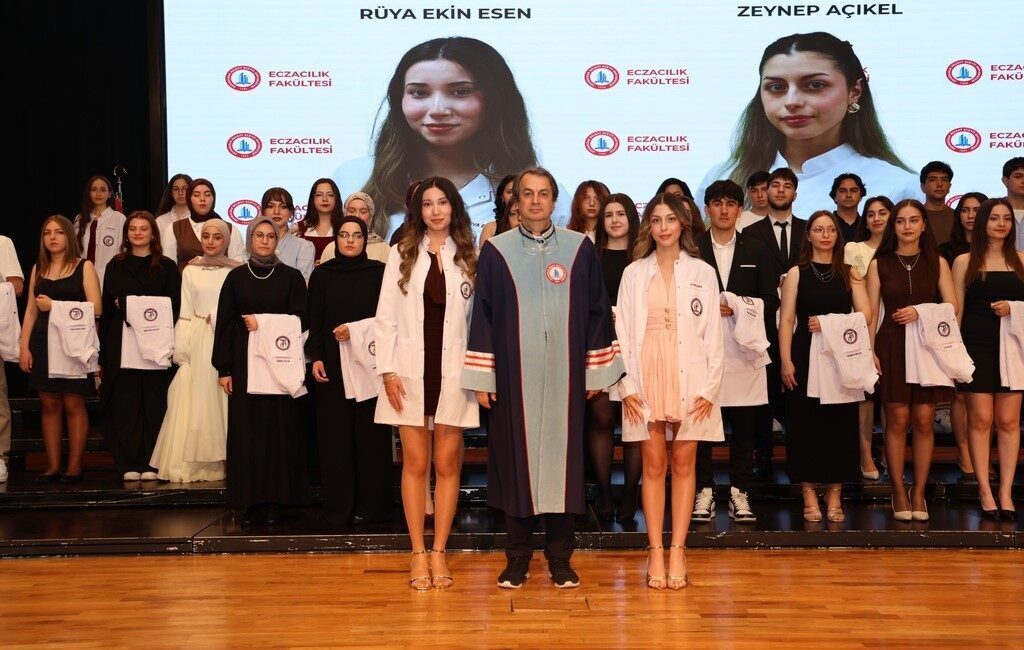 Zonguldak Bülent Ecevit Üniversitesinde (BEUN) düzenlenen “2025-2026 Akademik Yılı Eczacılık