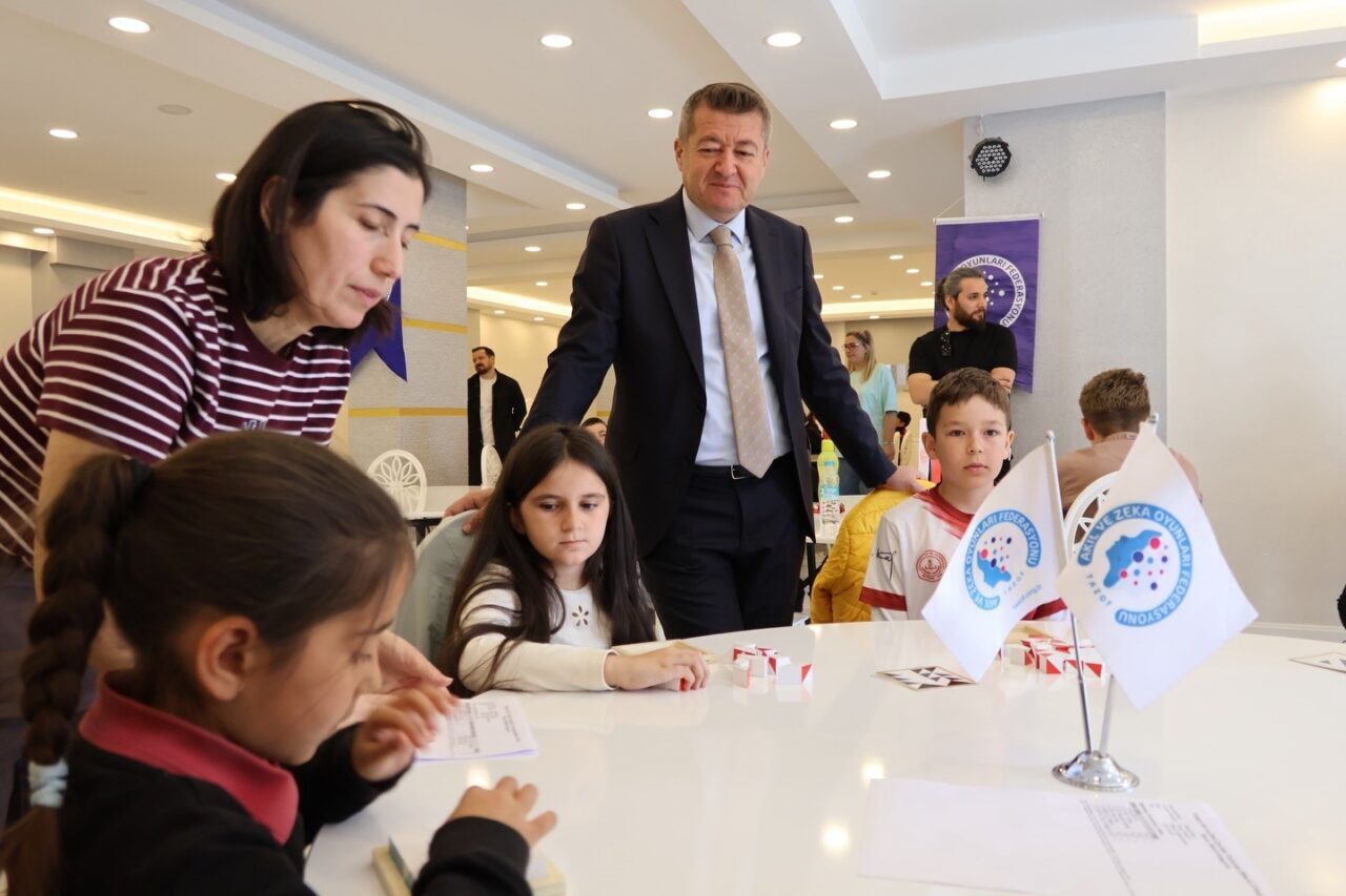 Bilecik’te düzenlenen Akıl ve Zekâ Oyunları Turnuvası’nda 60 öğrenci strateji