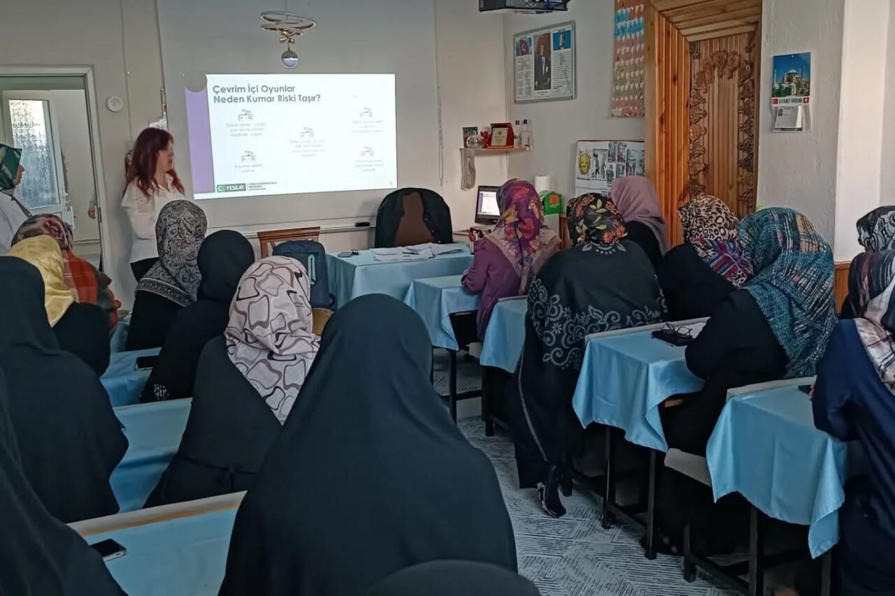Bilecik’in Bozüyük ilçesinde bağımlılıkla mücadele ve kadına yönelik şiddetle mücadele