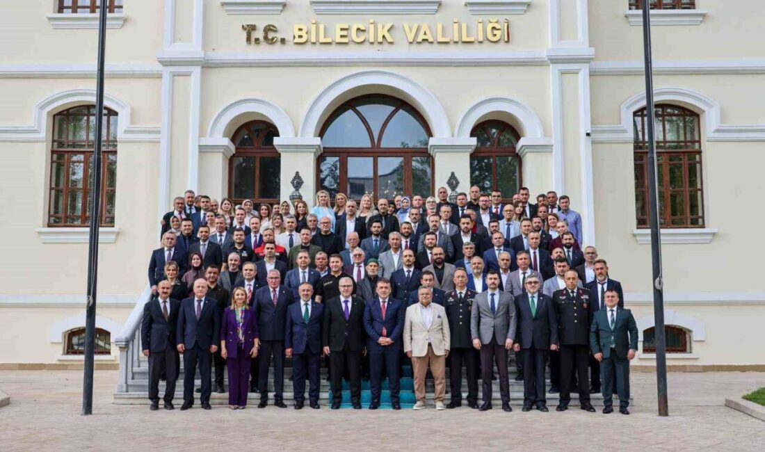 Bilecik Valisi Faik Oktay Sözer, Kurban Bayramı dolayısıyla düzenlenen bayramlaşma