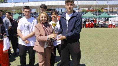 Bilecik’in Pazaryeri ilçesinde çeşitli spor branşlarında derece elde eden öğrencilere