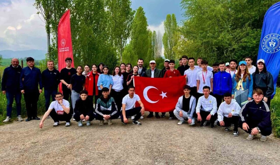 Bilecik’in Pazaryeri ilçesinde ‘Gençlik Haftası’ kros yarışması tamamlandı. 19 Mayıs