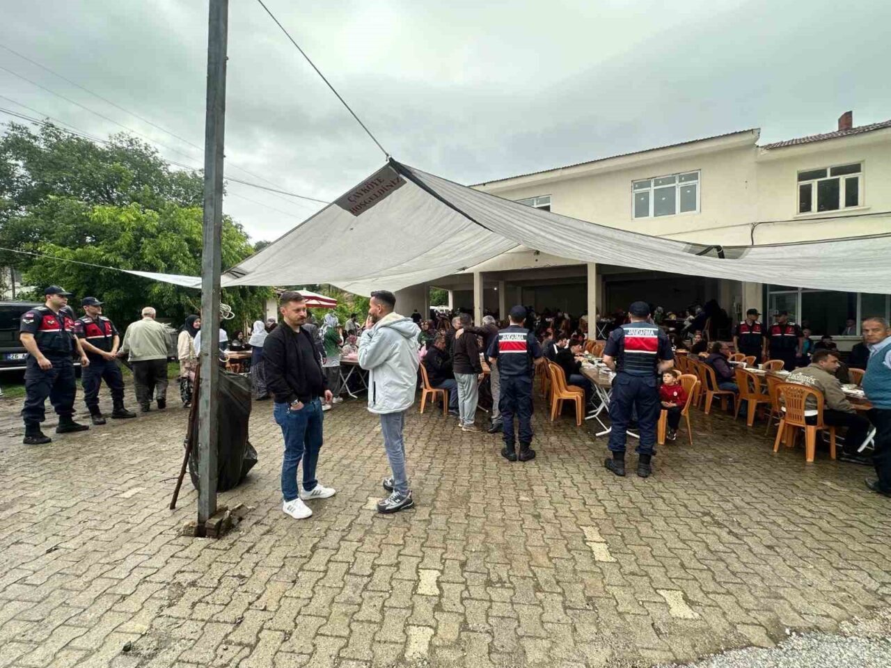Bilecik’in İnhisar ilçesinde düzenlenen Hıdırellez şenliklerinde 350 vatandaşa yönelik güvenlik