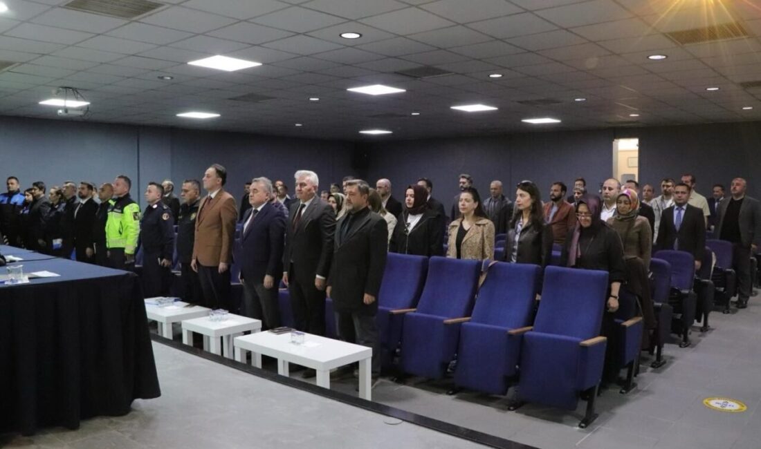 Bilecik’in Bozüyük ilçesinde okul güvenliğine yönelik toplantı gerçekleştirildi. Bozüyük Kaymakamı