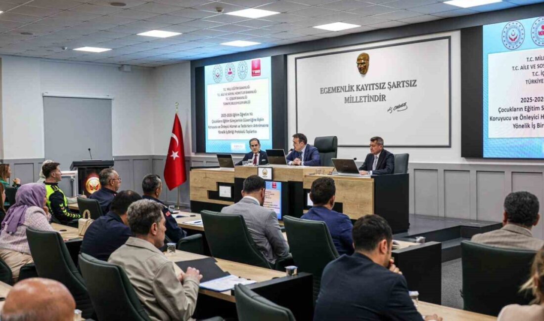 Bilecik’te okul güvenliği, Bilecik Valisi Faik Oktay Sözer başkanlığında gerçekleştirilen