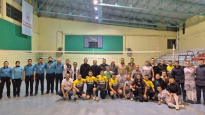 Bilecik’in Yenipazar ilçesinde voleybol turnuvası düzenlendi. Yenipazar ilçesinde gerçekleştirilen turnuva
