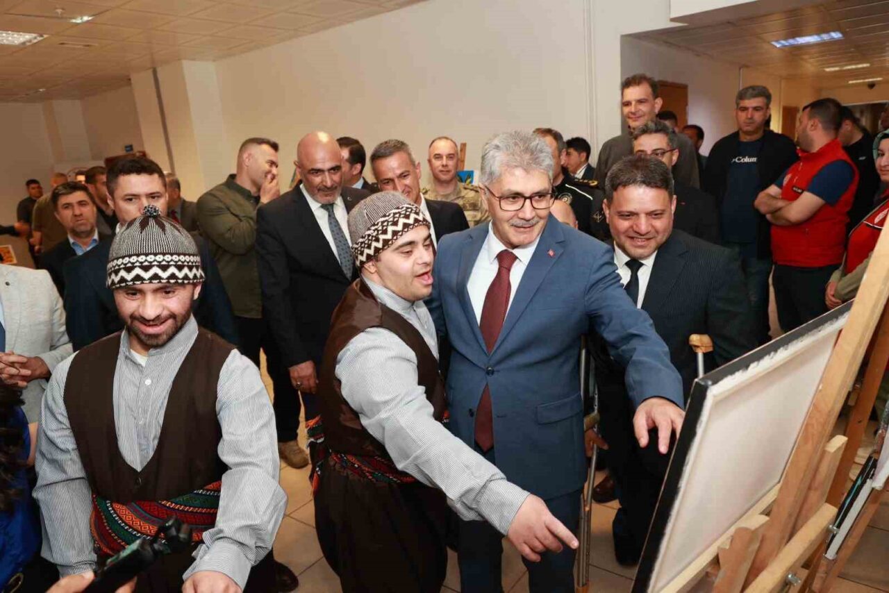 Bingöl’de Engelliler Haftası kapsamında düzenlenen programda özel bireyler tarafından hazırlanan