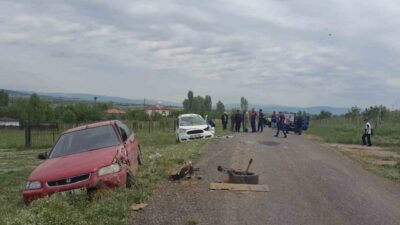 Bingöl’de otomobil ve hafif ticari aracın çarpışması sonucu meydana gelen