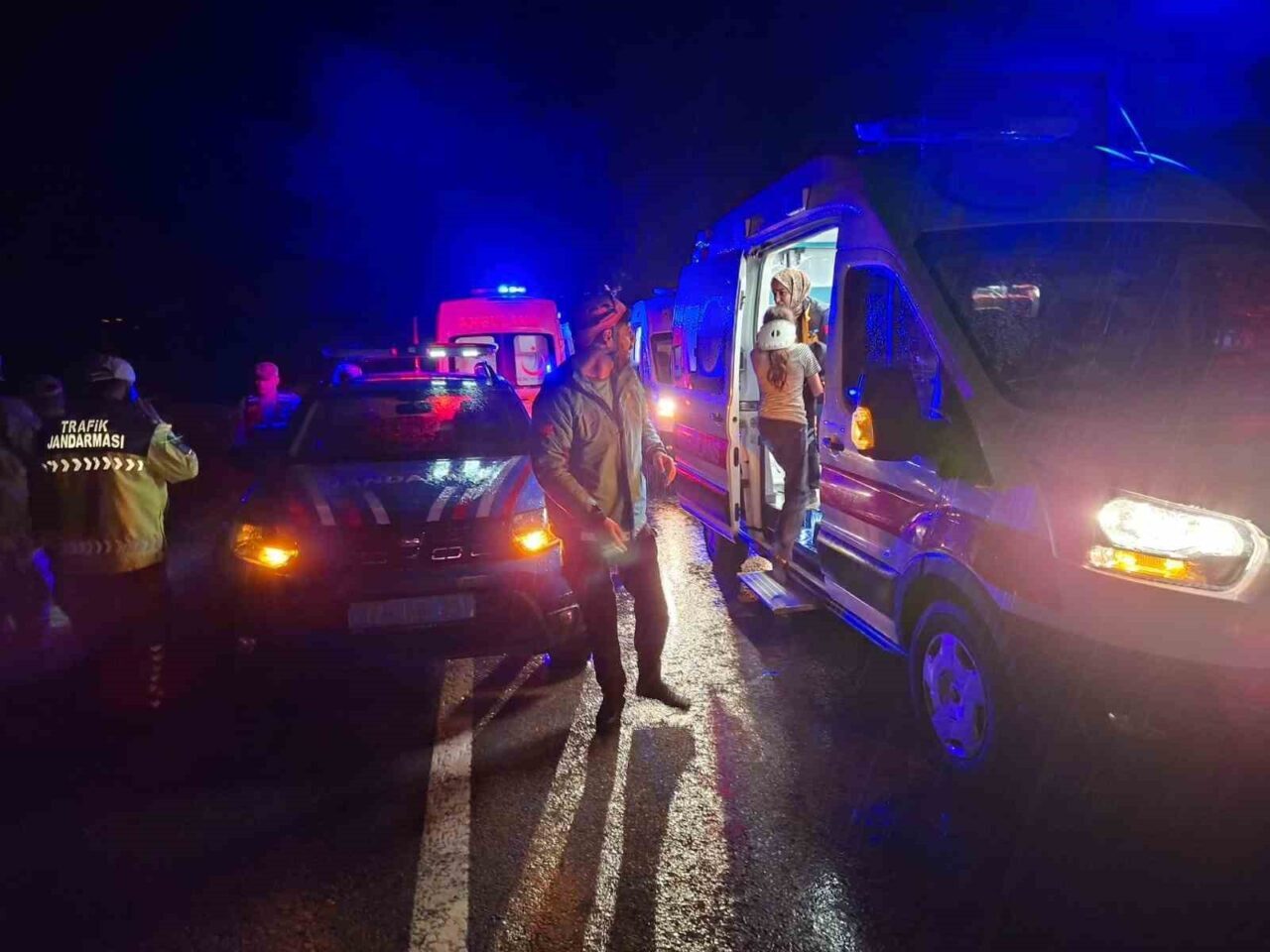 Bingöl’de meydana gelen trafik kazasında 8 kişi yaralandı. Kaza, Bingöl-Erzurum