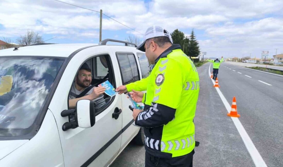 Afyonkarahisar’ın Şuhut ilçesinde trafik güvenliğine dikkat çekmek amacıyla ‘Bir Kural