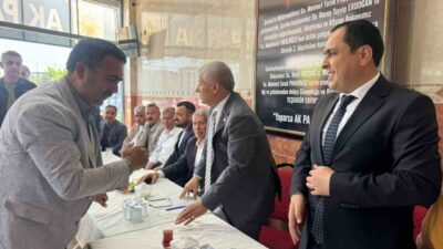 Şanlıurfa’nın Birecik ilçesinde, Belediye Başkanı Mehmet Begit öncülüğünde düzenlenen bayramlaşma