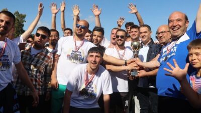 Aydın’ın Koçarlı ilçesinde mücadele eden Bıyıklıspor, şampiyon olarak 1. Amatör