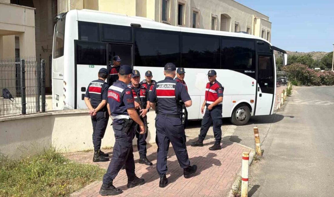 Muğla’nın Bodrum ilçesinde haklarında yürütülen rüşvet soruşturması kapsamında tutuklu yargılanan