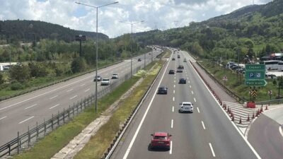 Kurban Bayramı tatili nedeniyle 3 gündür trafik çilesinin yaşandığı TEM