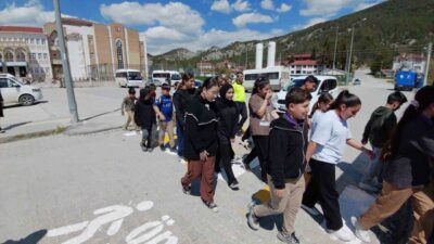 Bolu’nun Mudurnu ilçesinde Karayolu Trafik Güvenliği ve Trafik Haftası dolayısıyla