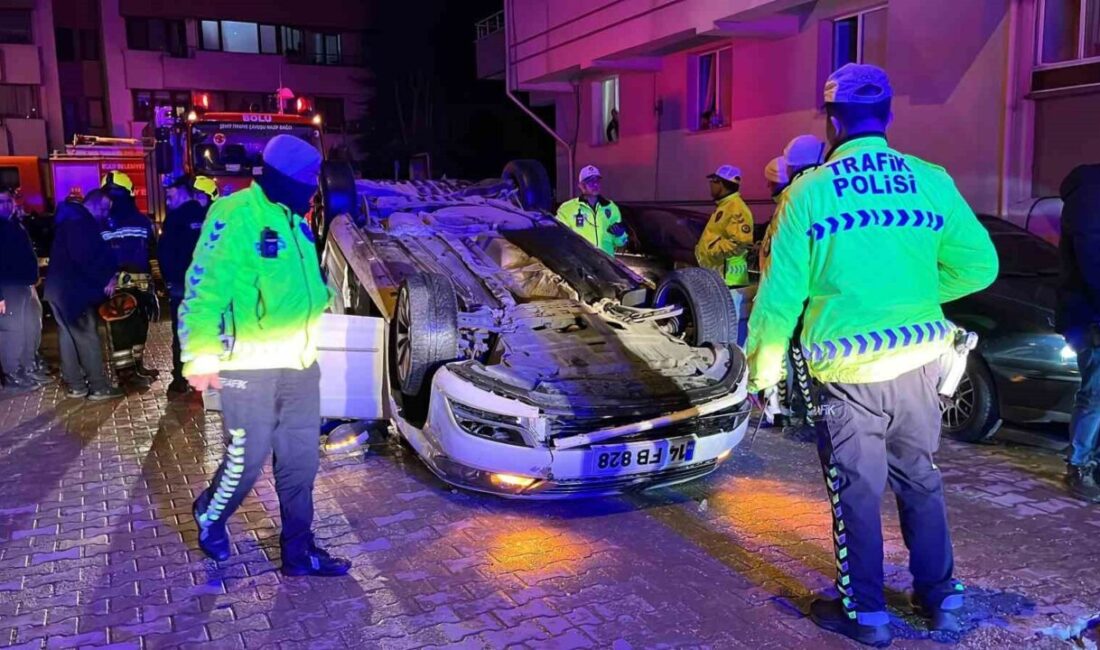 Bolu’da park halindeki iki araca çarptıktan sonra takla atan otomobilin