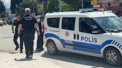 Bilecik’te boşanma aşaması karısıyla çarşıda karşılana şahıs bir süre eişiyle