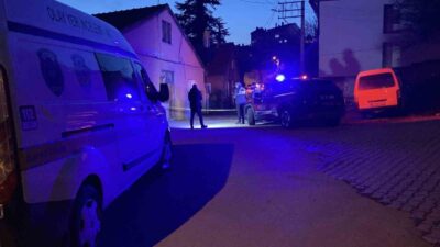 Bolu’da boşanma aşamasındaki eşinin ikametine gelen şahıs, tabancayla 2 el