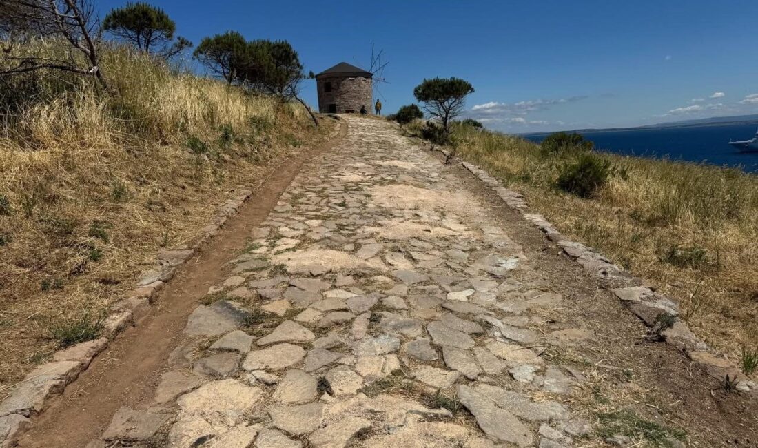 Çanakkale’nin Kuzey Ege Denizi’ndeki Bozcaada ilçesinde Kaymakamlık tarafından adanın tarihi
