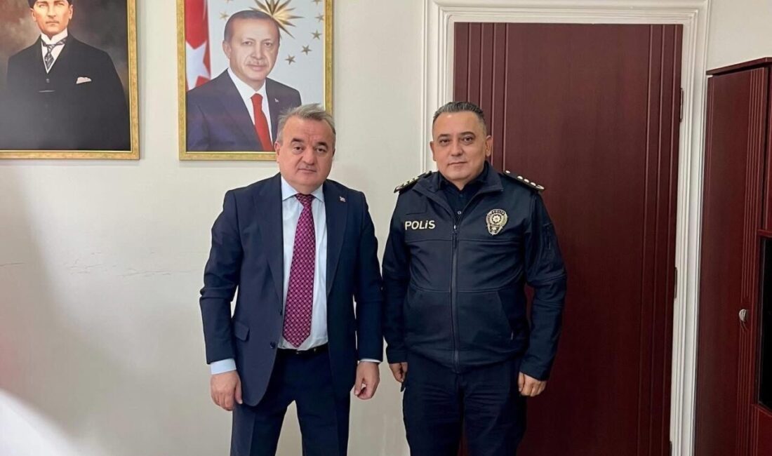 Bozüyük’ün yeni İlçe Emniyet Müdürü Özgür Nihat Dönmez görevine başladı.