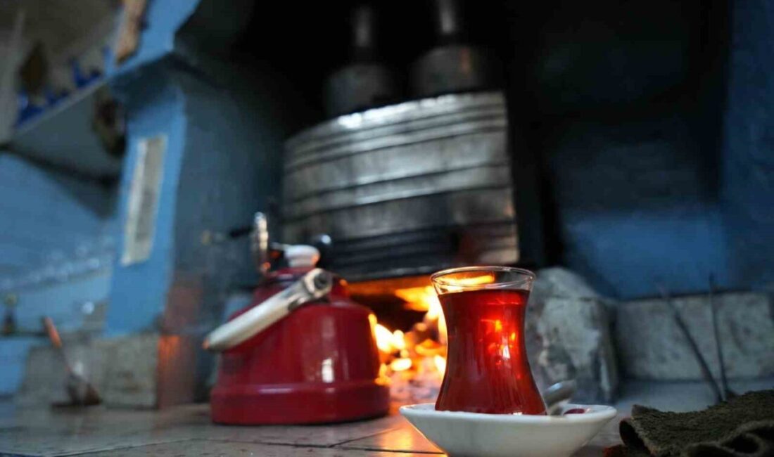 Bolu’nun Yeniçağa ilçesinde 85 yıldır hizmet veren tarihi kahvehanede tüp,