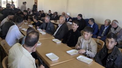Bitlis’in Ahlat ilçesine bağlı Cemalettin köyü sakinleri, her bayram imece