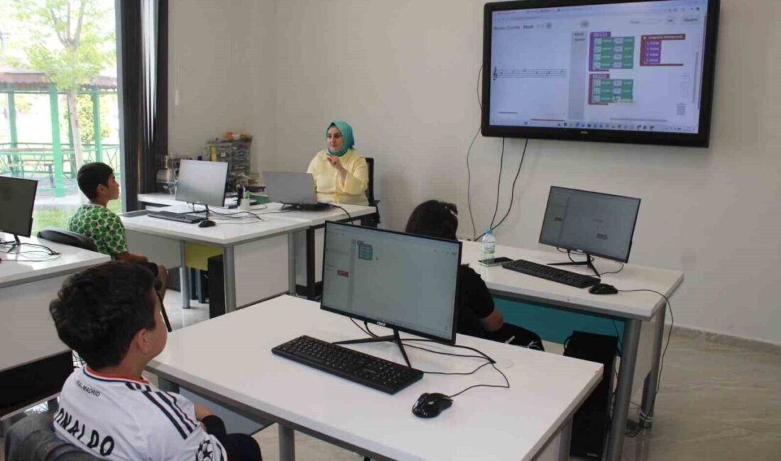 Kayseri’de Kocasinan Belediyesi tarafından hayata geçirilen Kocasinan İnovasyon Merkezi, bilim