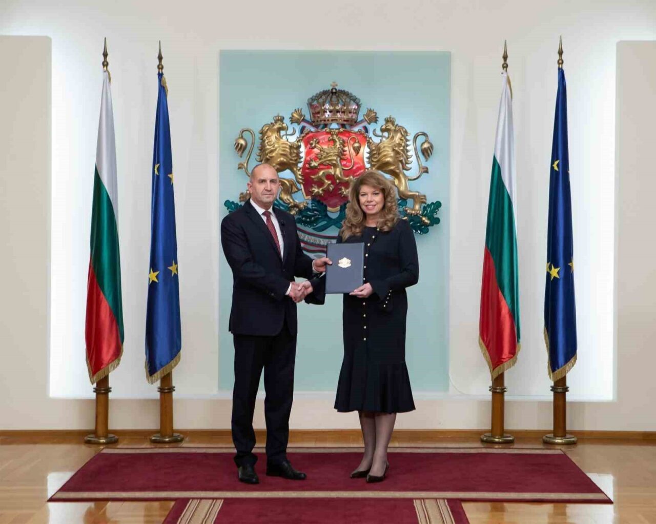 Bulgaristan Cumhurbaşkanı İliyana Yotova, geçtiğimiz ay parlamento seçimlerini kazanan İlerici