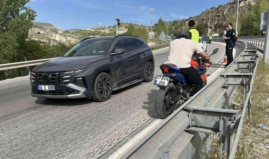 Burdur’da motosiklet sürücüsünün gidon hakimiyetini kaybetmesi sonucu meydana gelen kazada