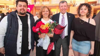 Burhaniye ilçesinde, Meslek Yüksekokulunda düzenlenen mezuniyet töreninde 174 öğrenci diploma