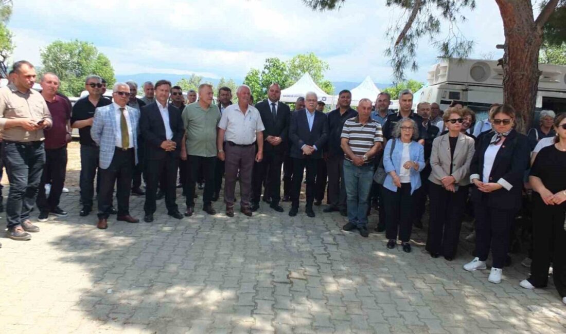 Balıkesir’in Burhaniye ilçesinde, Ağacık köyündeki eski okul binası Belediyenin katkıları