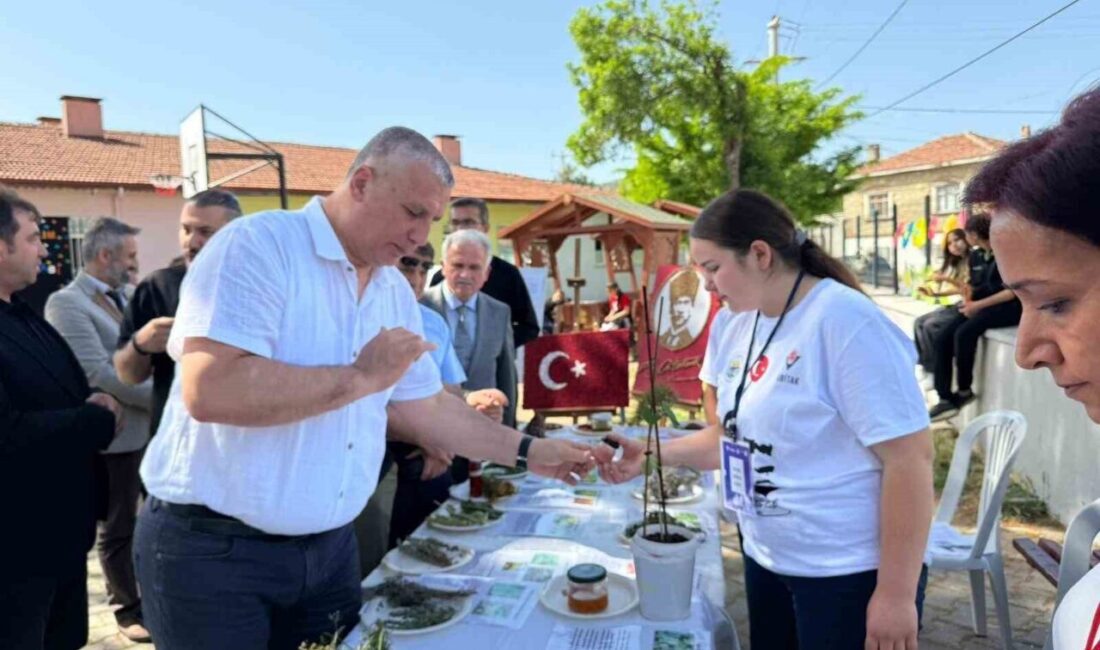 Burhaniye ilçesinde, TÜBİTAK 4006 Bilim Fuarları Destekleme Programı kapsamında desteklenen