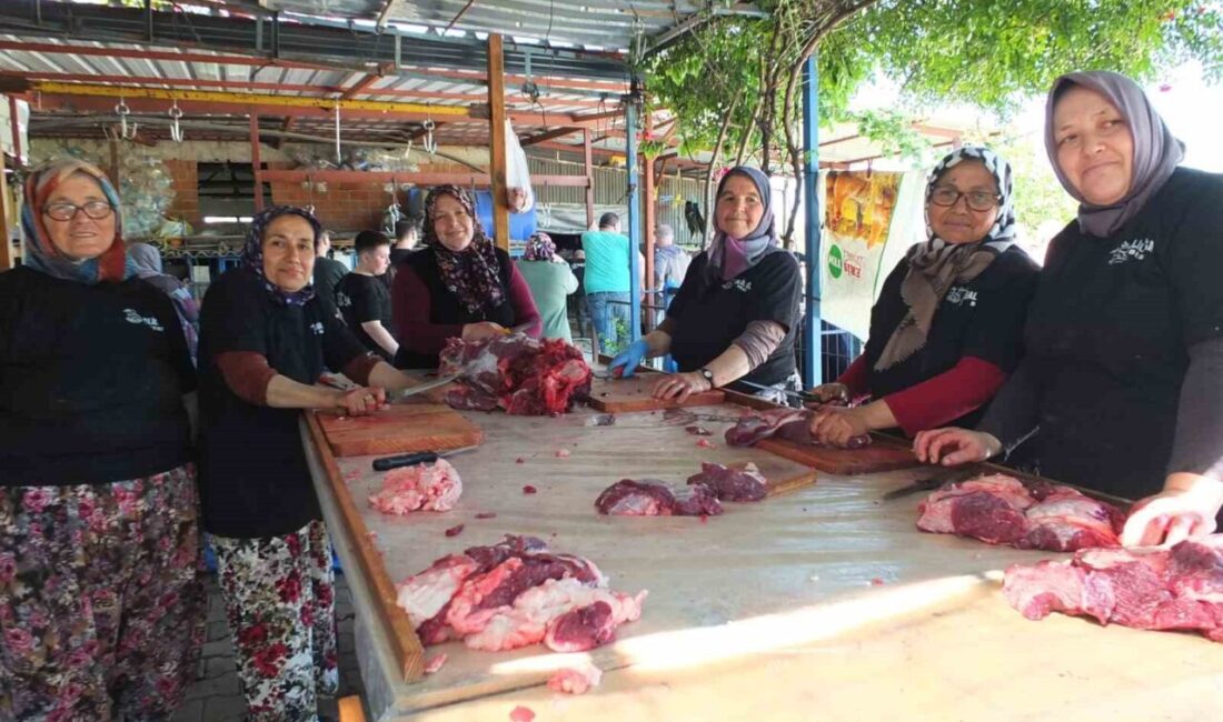 Burhaniye ilçesinde, Kırban bayramı ile birlikte çeşitli yerlerde kurban kesimi