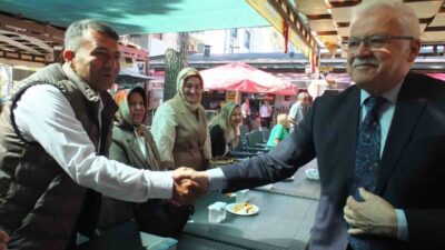 Balıkesir’in Burhaniye ilçesinde yapılan geleneksel resmi bayramlaşma töreninde birlik ve
