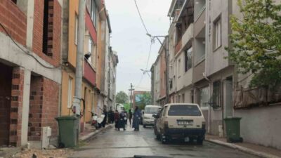 Bursa’nın İnegöl ilçesinde ikinci kattaki evlerinin balkonundan düşen kadın ağır