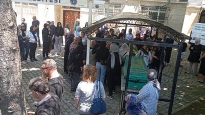 Bursa’nın Nilüfer ilçesinde bayram temizliği yaptığı sırada cam silerken binanın