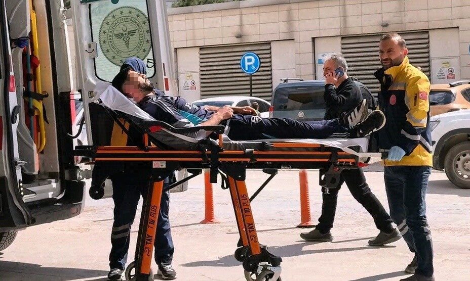 Bursa’nın İnegöl ilçesinde çıkan bıçaklı kavgada bir genç yaralandı. Hastanede