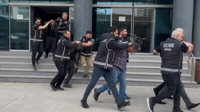 Bursa’da çiftçileri kumar masasında borç batağına sürükledikleri, yüksek faizle para
