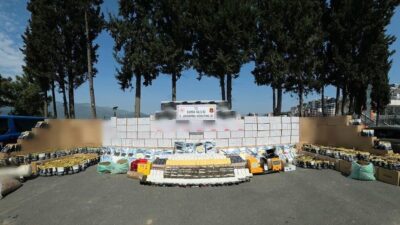 Bursa’da jandarma ekiplerinin düzenlediği operasyonda milyonlarca bandrolsüz makaron ve tonlarca