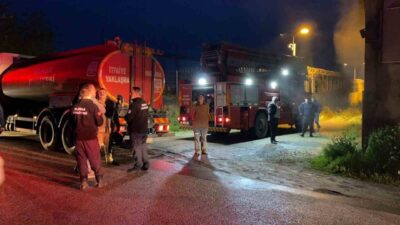 Bursa’nın İnegöl ilçesinde bir menteşe imalathanesinde yangın çıktı. Yangın, saat