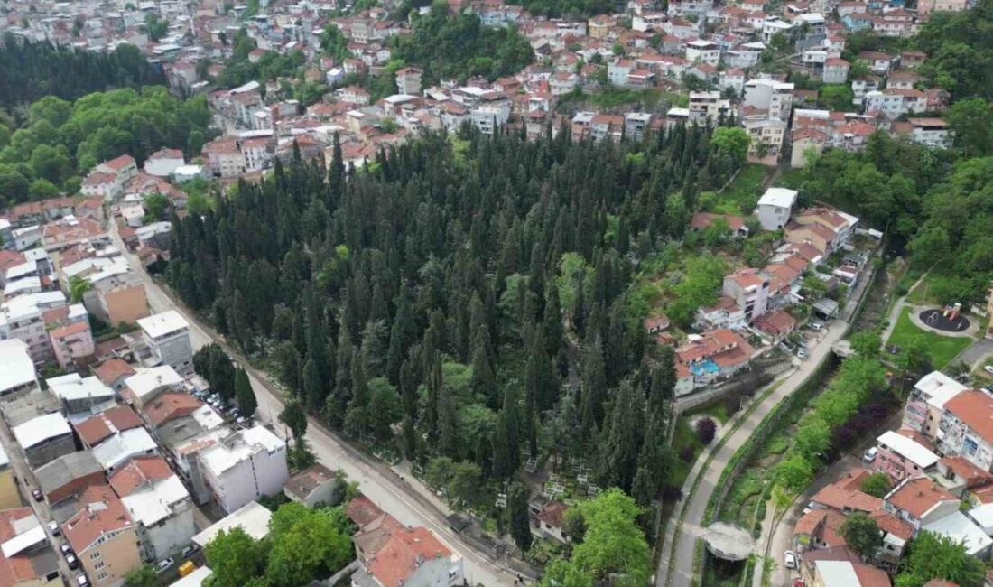 Bursa Büyükşehir Belediyesi, Kurban Bayramı öncesinde şehir genelindeki mezarlıklarda kapsamlı