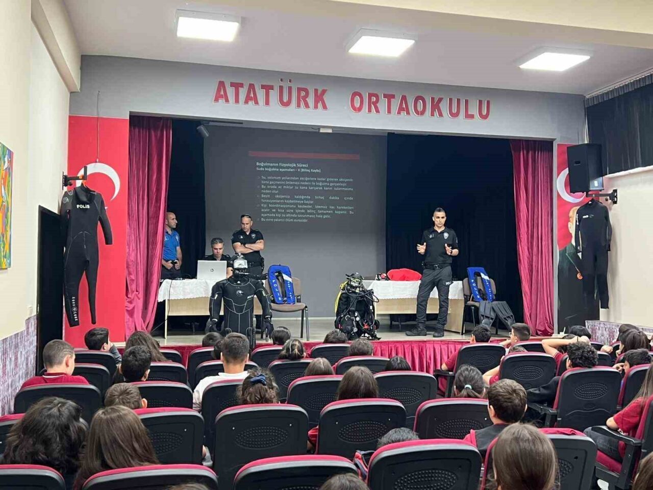 Bursa Emniyet Müdürlüğü’ne bağlı Mudanya Deniz Limanı Şube Müdürlüğü ekipleri,