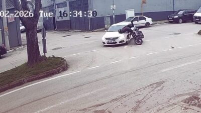 Bursa’da otomobil ile motosikletin çarpıştığı kazada motosiklet sürücüsü yaralanırken kaza
